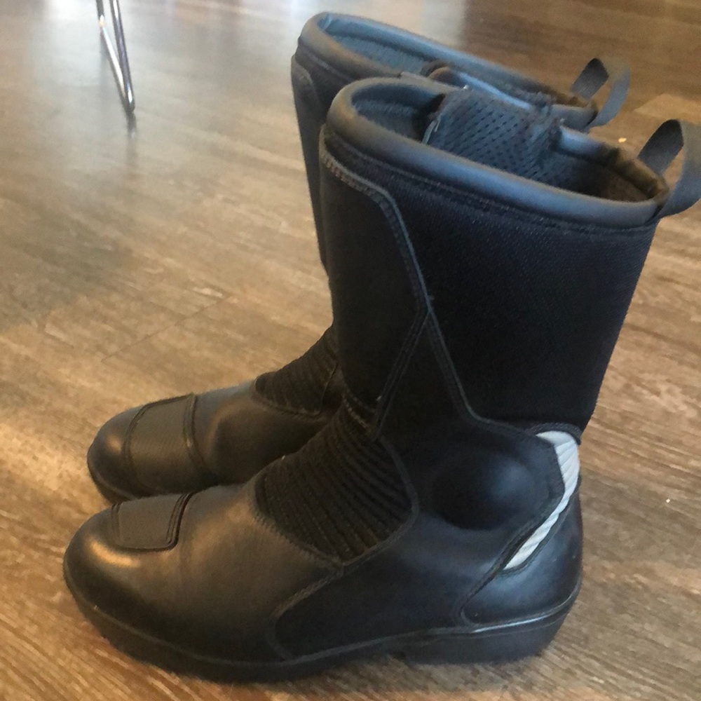BMW Motorrad black leather motorcycle shoes. Waterproof. Size 40